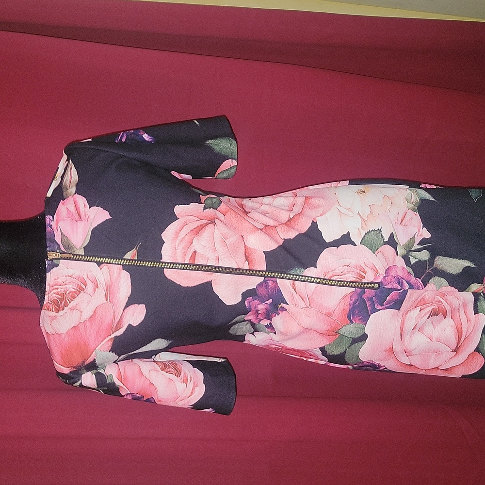 Below the knee 👗 dress - Picture 5 of 8